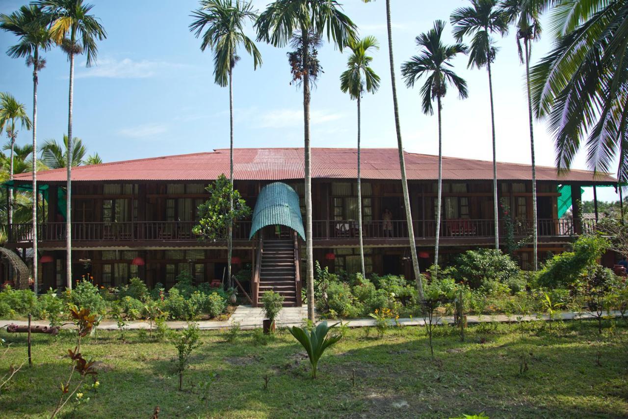 Symphony Palms Beach Resort And Spa Govind Nagar Exterior foto
